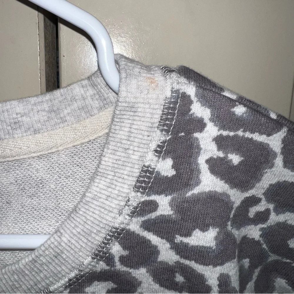 T by Talbots Classic French Terry Cheetah Sweatshirt Size Small